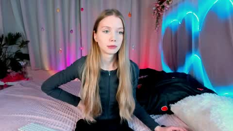 Snapshot of lada2k4 chatting on April 13, 2026, 5:46 am Lada online show from April 13, 2026, 5:46 am