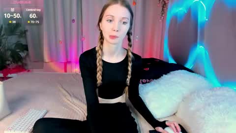 Snapshot of lada2k4 chatting on April 15, 2026, 5:47 am Lada online show from April 15, 2026, 5:47 am