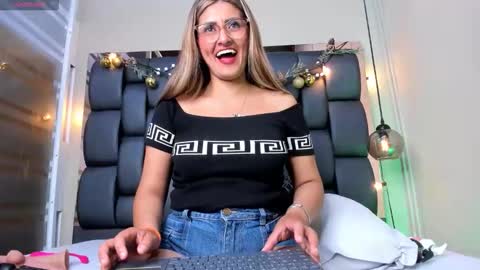 LADY  online show from January 10, 2026, 7:48 pm