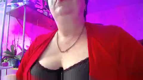 Snapshot of lady_gloria chatting on December 23, 2024, 3:01 pm Lady Gloria online show from December 23, 2024, 3:01 pm