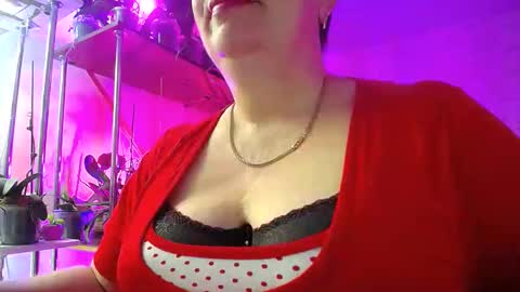 Snapshot of lady_gloria chatting on February 1, 2025, 6:10 am Lady Gloria online show from February 1, 2025, 6:10 am