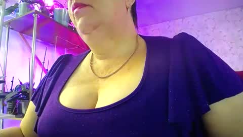 Snapshot of lady_gloria chatting on October 5, 2025, 5:17 am Lady Gloria online show from October 5, 2025, 5:17 am