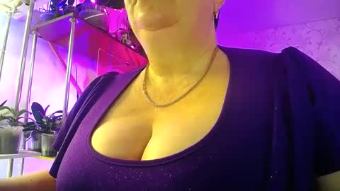 Lady Gloria online show from February 25, 2026, 6:56 am