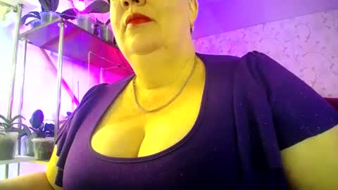 Lady Gloria online show from June 19, 2026, 7:01 am