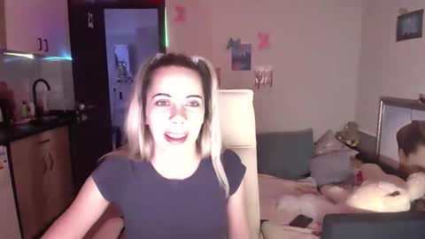 lady_smile69 online show from November 13, 2025, 6:40 pm