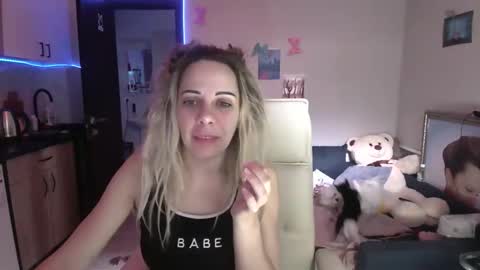 lady_smile69 online show from November 17, 2025, 7:25 am