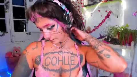 Snapshot of lady_sontse_ chatting on July 27, 2026, 7:43 pm Mia online show from July 27, 2026, 7:43 pm