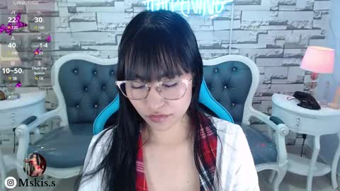 Snapshot of lady_violet_bridgerton_a chatting on March 6, 2025, 10:26 pm Lady Violet Bridgerton online show from March 6, 2025, 10:26 pm