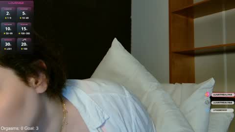 Snapshot of lady_yas chatting on November 17, 2025, 8:47 pm Yas online show from November 17, 2025, 8:47 pm