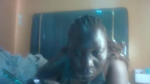 lindah32 online show from October 29, 2025, 9:44 am