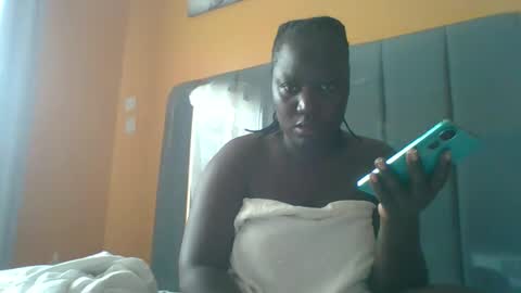 lindah32 online show from April 8, 2026, 12:38 pm