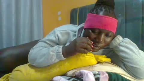 lindah32 online show from July 14, 2026, 2:05 am