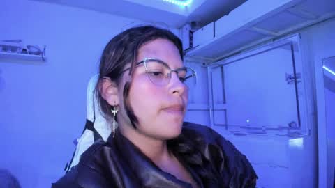  Lady  online show from April 10, 2026, 4:17 am