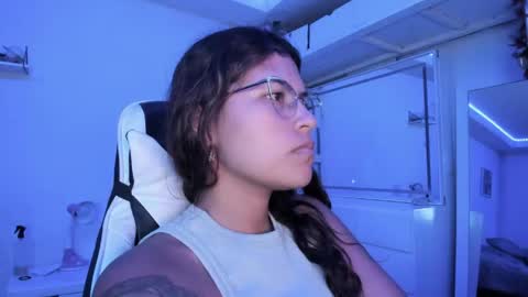  Lady  online show from April 14, 2026, 3:01 am