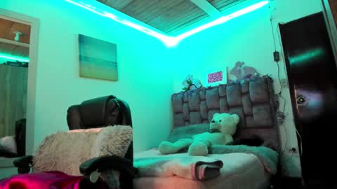 Snapshot of ladydanniela chatting on December 15, 2024, 8:08 am leidy daniela online show from December 15, 2024, 8:08 am