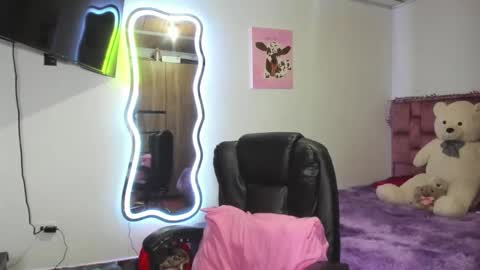 Snapshot of ladydanniela chatting on February 4, 2026, 2:06 am leidy daniela online show from February 4, 2026, 2:06 am