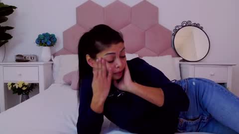 Lia online show from January 3, 2025, 5:17 am