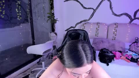 Lady  online show from November 10, 2025, 5:06 am