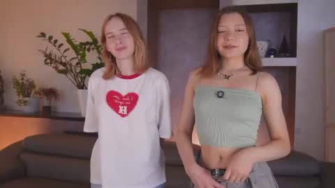 laelneizer online show from June 20, 2026, 5:43 am