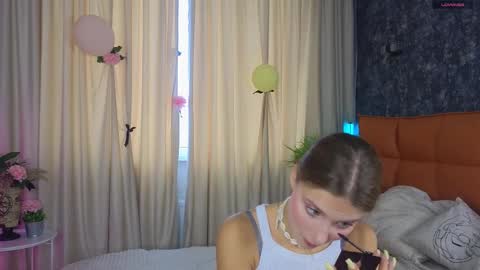 Lilia online show from September 19, 2025, 7:10 am