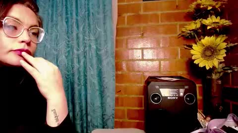 laia_hadid online show from March 4, 2026, 2:06 am