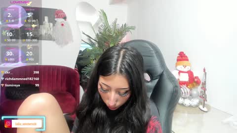 Snapshot of laila_angel chatting on December 8, 2024, 7:54 pm laila_angel online show from December 8, 2024, 7:54 pm