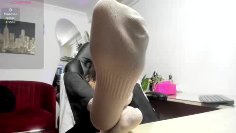 Snapshot of laila_angel chatting on September 17, 2025, 11:45 am laila_angel online show from September 17, 2025, 11:45 am