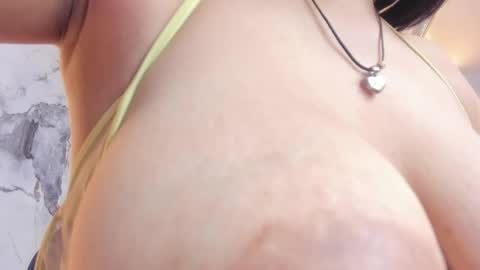 Snapshot of lailamorfy chatting on April 25, 2026, 12:19 pm online show from April 25, 2026, 12:19 pm