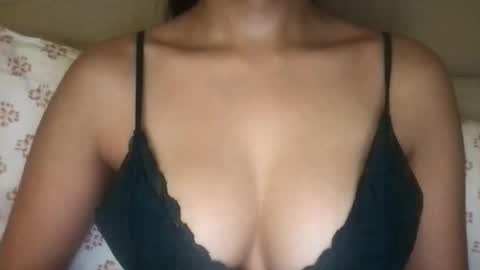 Snapshot of lailayousef chatting on December 16, 2025, 8:30 am Laila Yousef online show from December 16, 2025, 8:30 am