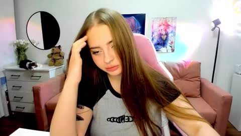 Kira online show from September 8, 2025, 9:47 pm