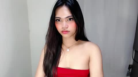 Snapshot of laire_allure chatting on April 4, 2026, 6:00 am laire online show from April 4, 2026, 6:00 am