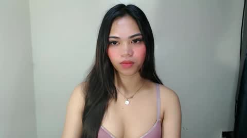 Snapshot of laire_allure chatting on May 4, 2026, 7:15 am laire online show from May 4, 2026, 7:15 am