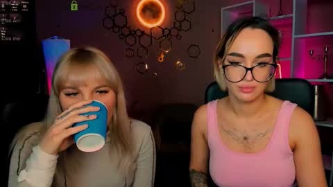 Snapshot of lakki_spy chatting on December 18, 2025, 10:21 am Lakki online show from December 18, 2025, 10:21 am