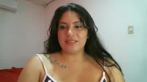 laura gomez online show from February 1, 2025, 5:37 pm