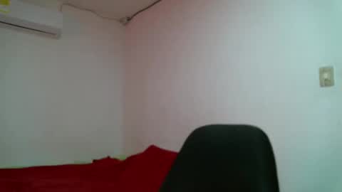 laura gomez online show from February 18, 2025, 6:37 pm