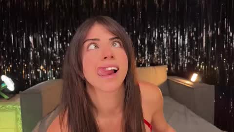 Ellina online show from January 6, 2026, 6:44 pm