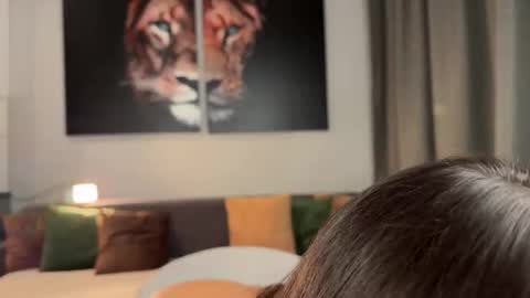 Ellina online show from February 1, 2026, 7:45 pm