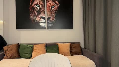 Ellina online show from February 15, 2026, 8:27 pm