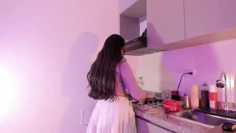 Laura online show from October 22, 2025, 2:06 pm