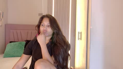 Laura online show from November 13, 2025, 12:15 pm