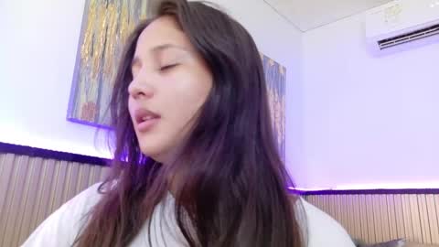 Laura online show from December 16, 2025, 12:32 pm