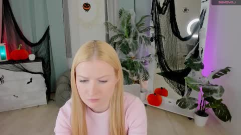 Laly online show from October 20, 2025, 3:56 pm
