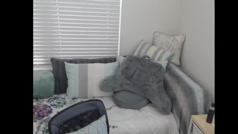 Snapshot of lamarrsvisions chatting on October 8, 2025, 5:10 pm Nikki LaMarr online show from October 8, 2025, 5:10 pm