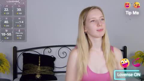 Liana online show from November 13, 2025, 9:14 pm