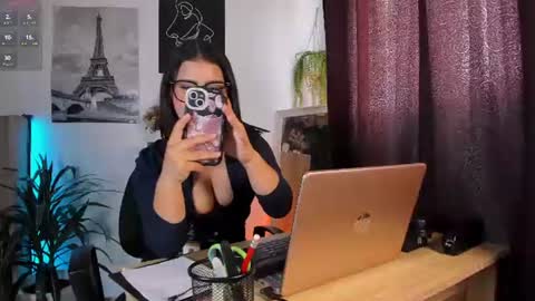 Snapshot of lana_beket_ chatting on June 11, 2026, 7:01 pm Lana online show from June 11, 2026, 7:01 pm