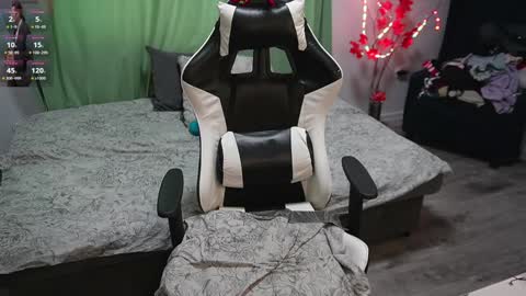 Snapshot of lana_del_kay chatting on December 5, 2024, 9:39 am Kay online show from December 5, 2024, 9:39 am