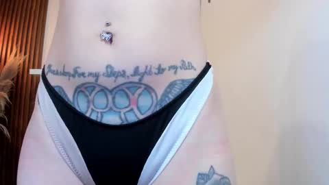 Lana     igauroraaaaaaaaa 1 online show from November 7, 2025, 9:48 pm