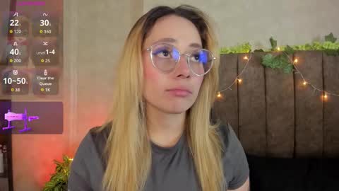 Lana online show from March 16, 2026, 4:51 am