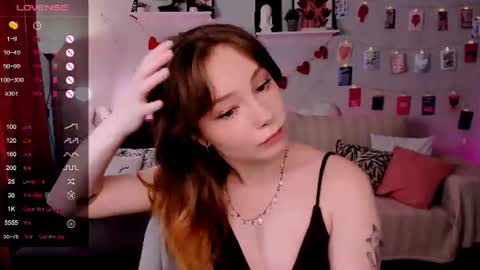 Snapshot of lanablu_ chatting on July 7, 2026, 8:40 am Lana online show from July 7, 2026, 8:40 am