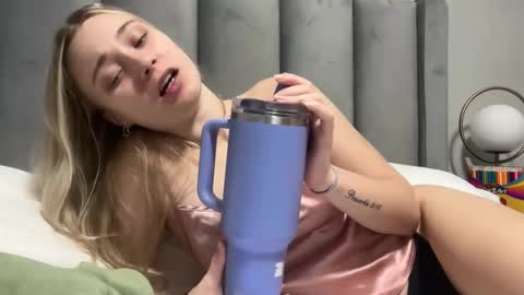 lanademira online show from February 6, 2026, 9:07 pm